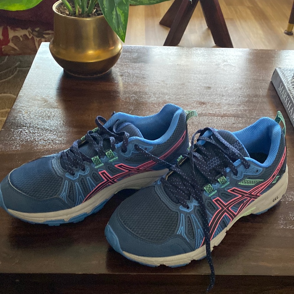 ASICS tennis shoes